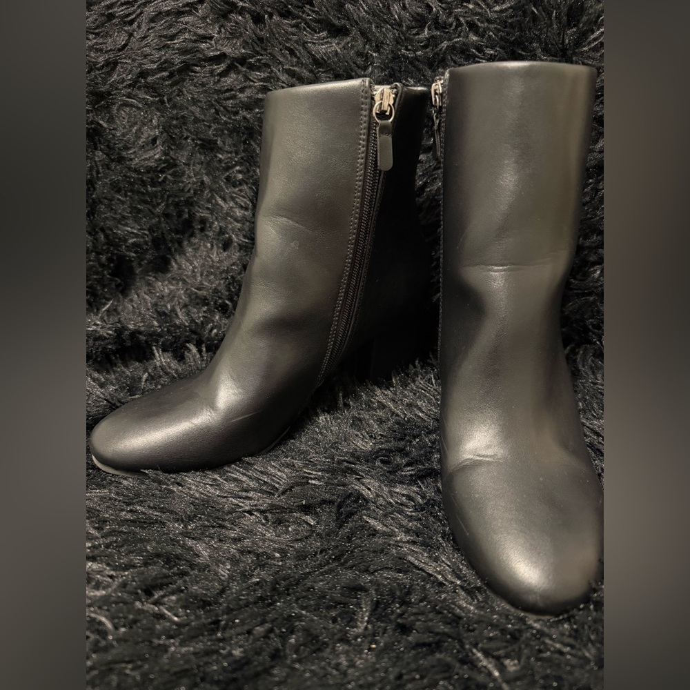 Elegant Black Women's Boots
